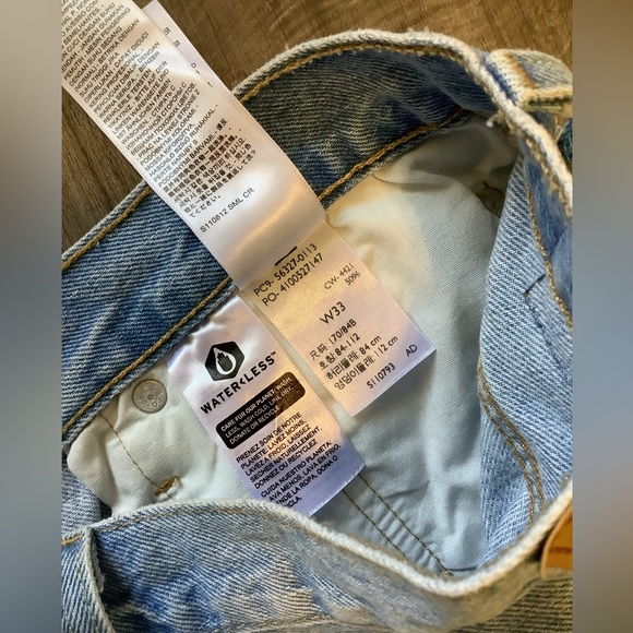 LEVI'S 501 Original Womens Denim Shorts - Picture 3 of 3